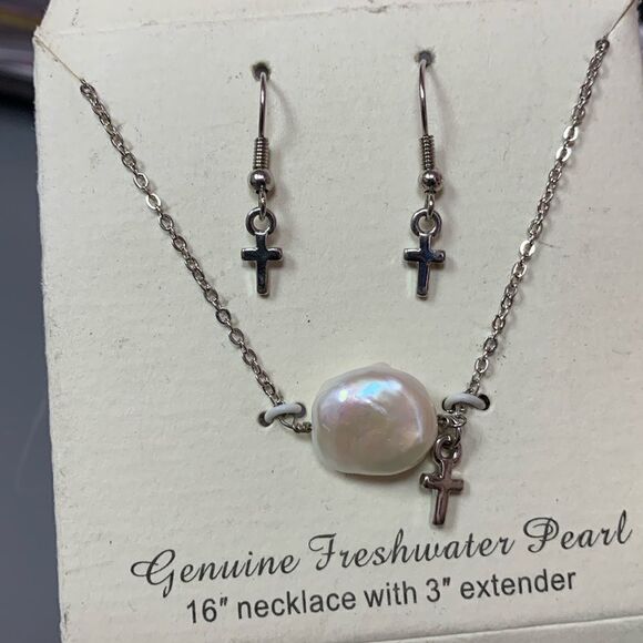 Genuine Freshwater Pearl and cross necklace and earring set - Picture 2 of 4
